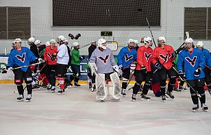 30 хоккеистов начали предсезонные сборы с «Ястребами»