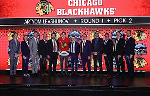 #ФотоДня. «Чикаго» выбрал Артема Левшунова под общим вторым номером на драфте НХЛ 2024